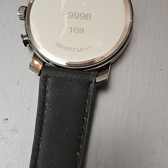 Watch - Picture 2 of 2